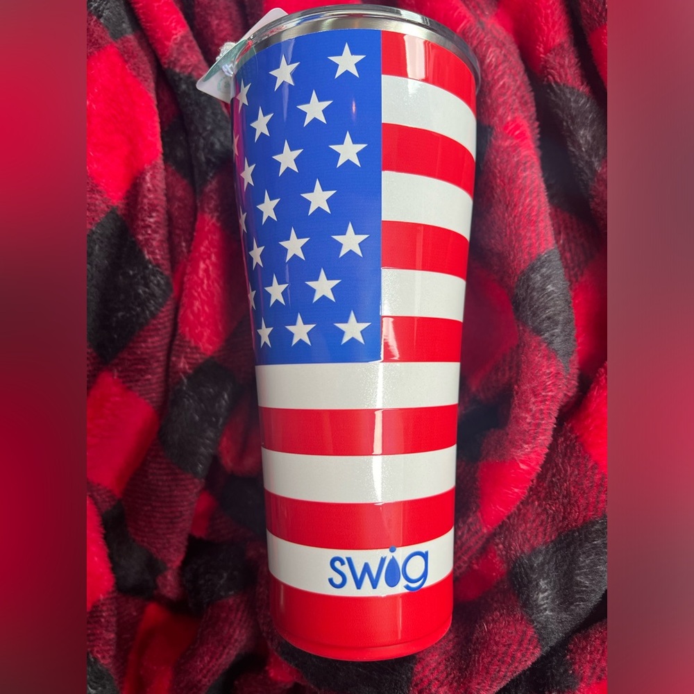 SWIG 32oz red white blue USA flag tumbler